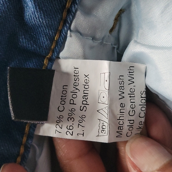 Boutique Distressed Skinny Ankle Jeans - Picture 9 of 9